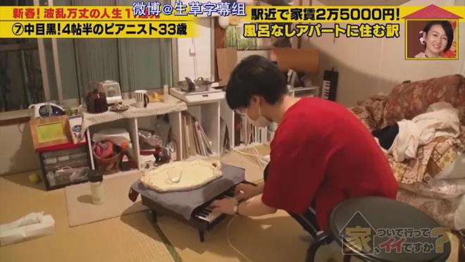 蜗居公厕洗澡一顿饭只花2毛钱：简直是梦中情房！OG真人35岁世界著名女钢琴家现状曝光！住7㎡(图3)