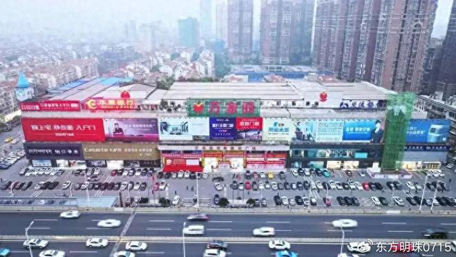 港湾：客厅里的舒适传奇OG真人左右家居的温馨(图3)