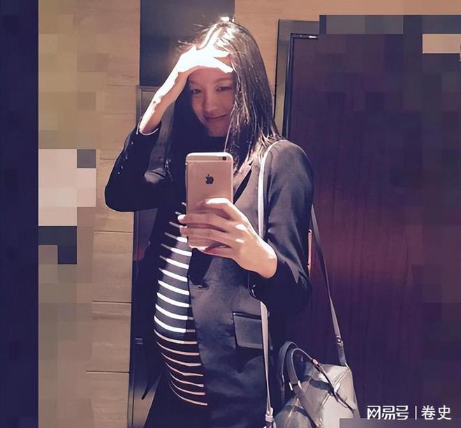 怀孕6个月上春晚站C位真人生赢家OG真人艳压奚梦瑶拒嫁30亿豪门(图6)