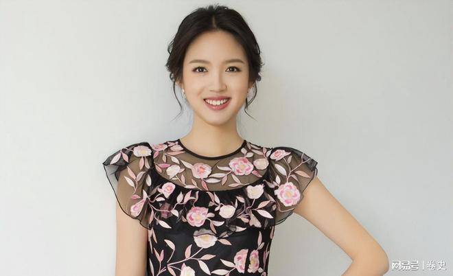 怀孕6个月上春晚站C位真人生赢家OG真人艳压奚梦瑶拒嫁30亿豪门(图17)