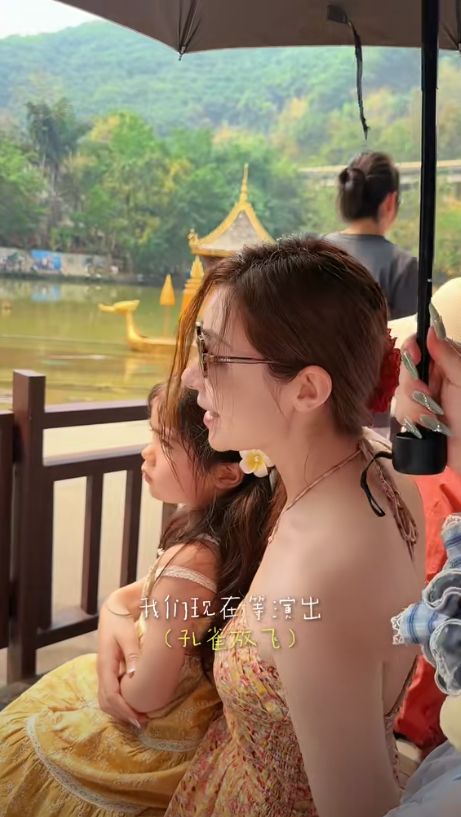 麦迪娜穿泳装美呆了4岁女儿颜值真的高OG真人游戏姜潮一家人在云南旅游！(图11)