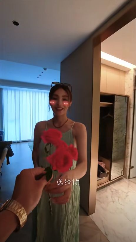 麦迪娜穿泳装美呆了4岁女儿颜值真的高OG真人游戏姜潮一家人在云南旅游！(图8)